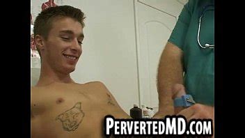 Hot Stud Patient Is Getting Jerked Off By His Doctor XVIDEOS