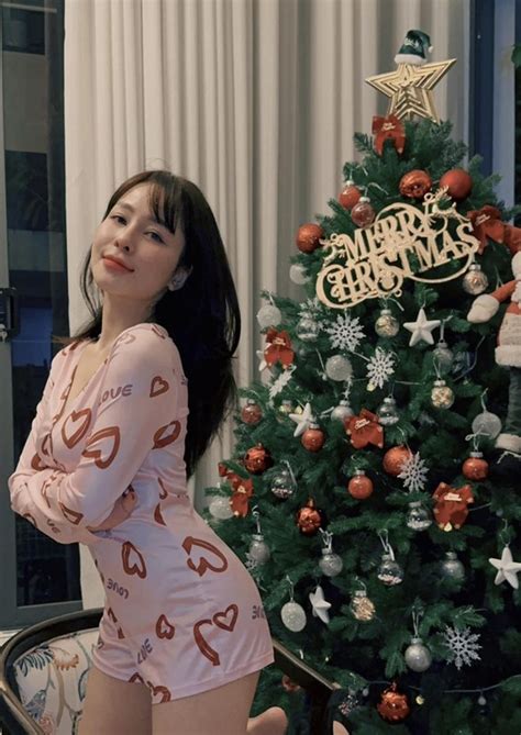 Từng chi trăm triệu thẩm mỹ hot girl Trâm Anh vóc dáng ra sao