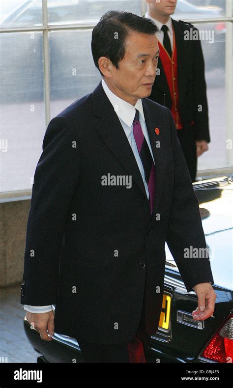 Japanese prime minister taro aso arrives at buckingham palace hi-res ...