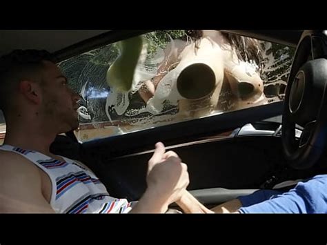 Angela White atrapó a una vecina voyeur masturbándose con sus enormes tetas MOFOS21 XVIDEOS