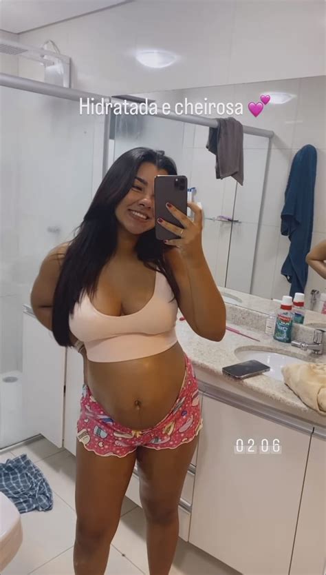 Namorada De Jo O Gomes Ary Mirelle Exibe Barriga De Gr Vida