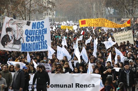 Miles De Profesores Marcharon Por La Alameda Por Demandas Hist Ricas