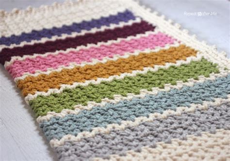 Quick and Easy Chunky Crochet V-Stitch Afghan (Leslie's Lapghan) - Repeat Crafter Me