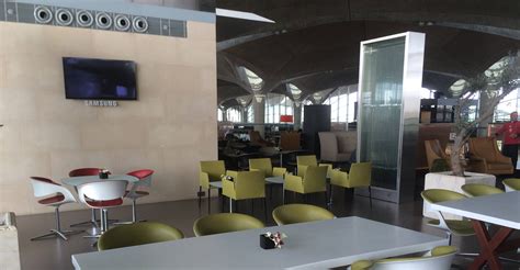 Royal Jordanian Crown Lounge - Aeroporto de Amman (AMM) - Passageiro de