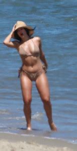 Swimwear Kourtney Kardashian Bikini On The Beach In Malibu Phun Org Forum