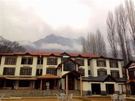 heevan resort srinagar  heevan resort hotel reviews  timestravel