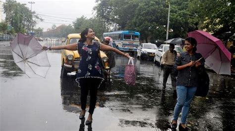 Monsoon Officially Enters North Bengal Kolkata Witnesses Gusty Winds Thunderstorm Hindustan