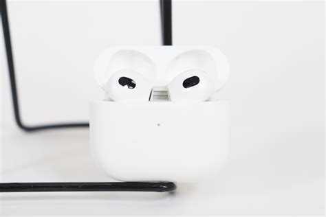 Apple AirPods A2564 3rd generation with Lightning Charging Case - White