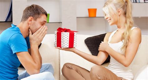 Что подарить парню на 22 года: идеи подарка