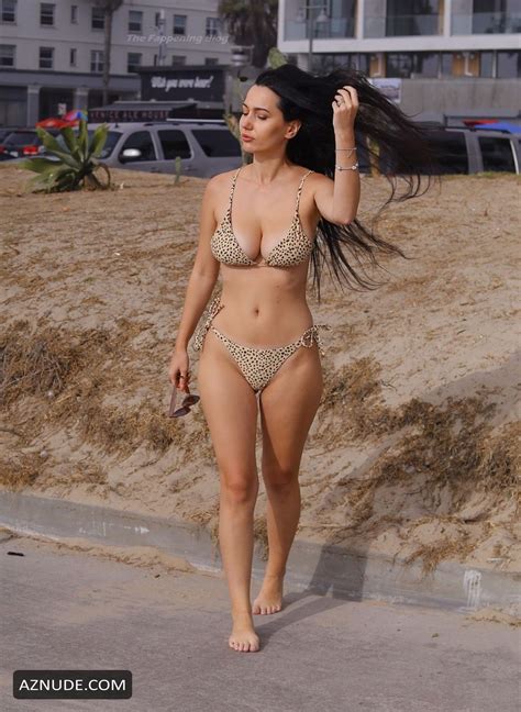 Iva Kovacevic Sexy Showing Off Her Curves In A Bikini In Venice La Aznude