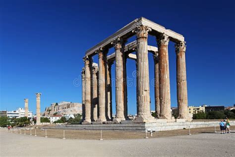 El Templo Del Zeus Olímpico En Atenas Imagen de archivo Imagen de