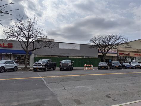 Navigating Public Transit to Astoria-Ditmars Blvd Station 1