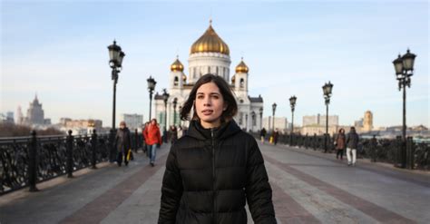Membro Das Pussy Riot Putin Um Perigoso Ditador Que Tem De Ser Travado New In Porto