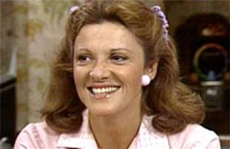 Linda Lavin Age, Bio, Net Worth, Married, Husband, Children