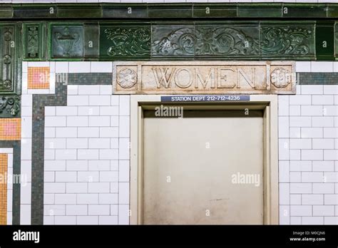 Subway Tiles New York Hi Res Stock Photography And Images Alamy