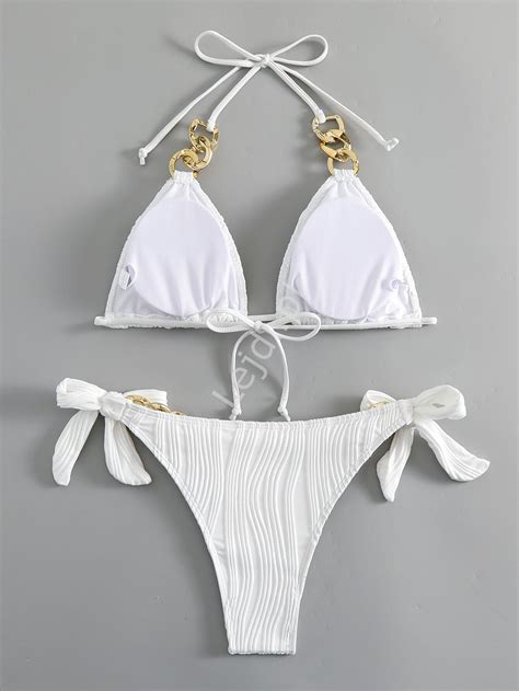 Prążkowane bikini ze złotymi łańcuchami