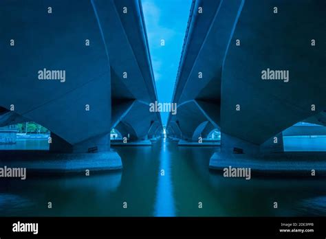 Esplanade Bridge Marina Bay Singapore Stock Photo Alamy