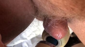 Éjaculation après le vibromasseur sur une bite molle XVIDEOS