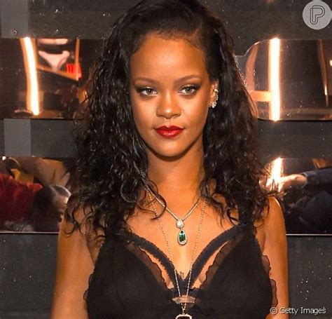 Rihanna Lan A Cole O Sexy De Lingerie Savage X Fenty Fotos Das Pe As Purepeople