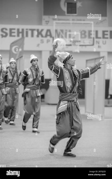 Dabke Dance Black And White Stock Photos And Images Alamy