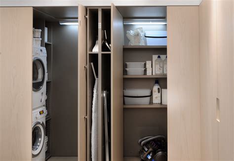 8 идей хранения гладильной доски в маленькой квартире