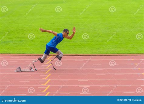 Athlete With Prosthetics Sprints Instantly From Start Displaying