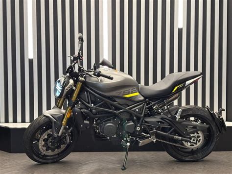 Купить новый Benelli 752 S инжектор 6 передач в Москве серый naked bike 2025 года по цене 949