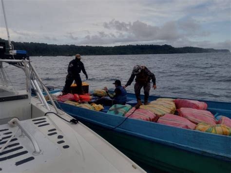 Oij Guardacostas Y Oficiales De Eeuu Decomisan Paquetes De Droga