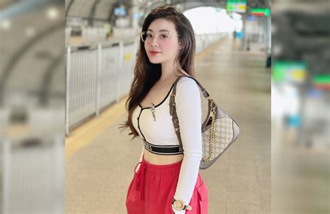 Nhi U Hot Girl Vi T M C G I C M Ga C T Linh L M Ng I I T U Ch Di N N Showbiz Vi T