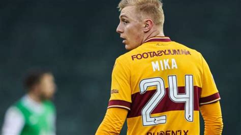 Mika Biereth Arsenal Recall Striker From Motherwell Loan Amid