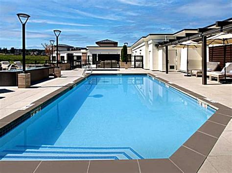 3 Hotels With Rooftop Pool In Tacoma Isas Guide 2024