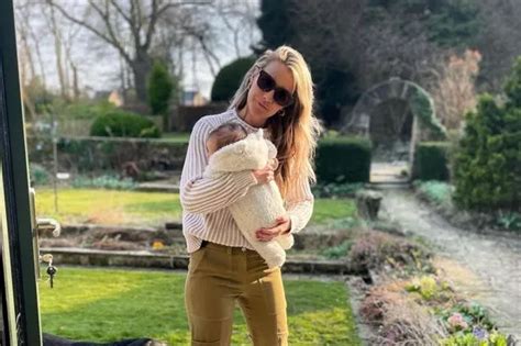 Helen Skelton Beams In Black Bikini In Pool Snaps Four Months After Giving Birth OK Magazine