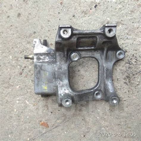 Крепление компрессора кондиционера Toyota Granvia 1999 246260099 KCH10W ...