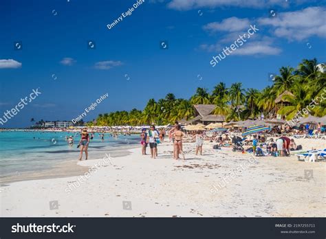 Beautiful Woman String Bikini 4 944 Images Photos Et Images Vectorielles De Stock Shutterstock