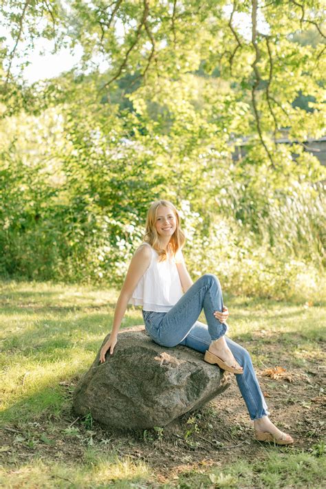 Des Moines Senior Photos Katie — Des Moines Wedding Photographer