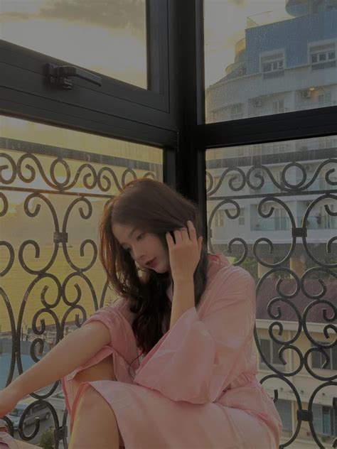 Hot girl ảnh thẻ nổi đình đám năm trước giờ ra sao