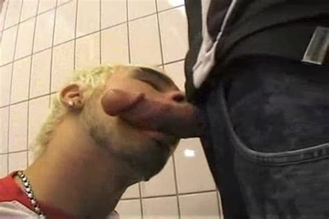 Free Gay Facesitting Porno At IceGay TV