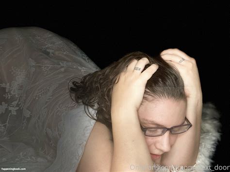 Mom Next Door Mom Next Door Nude OnlyFans Leaks Fappening FappeningBook