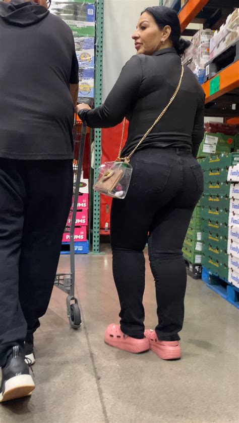 Nice Thick Milf In Jeans Tight Jeans Forum