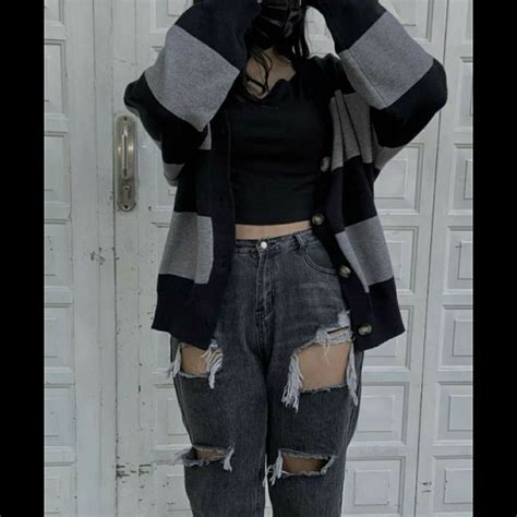 Pin by 𝐀 ꪀ𝐠ᥱᥣ on R o u p a s Tomboy style outfits Stylish