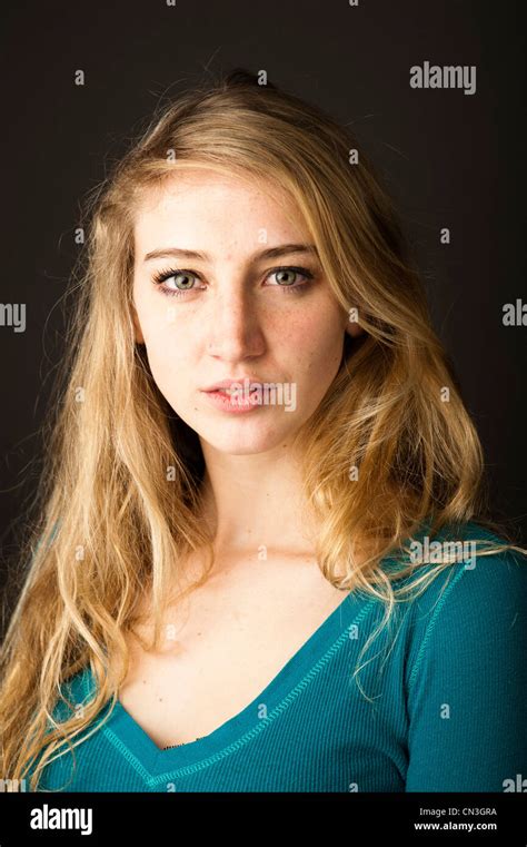 Fille De Ans Blonde Banque De Photographies Et Dimages Haute R Solution Alamy