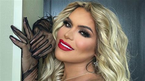 Hot Sexy Wendy Guevara Bikini Pics