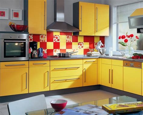 18 ярких и необычных кухонных фартуков, которые преобразят любую кухню