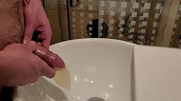 Pissing Inside A Used Condom XVIDEOS