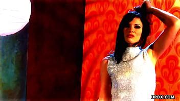 Newcomer Posing Her Naked Legs Xnxx