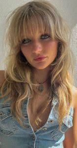 50 Versatile Layered Haircuts Blonde Shag Layered Haircut Wispy Fringe