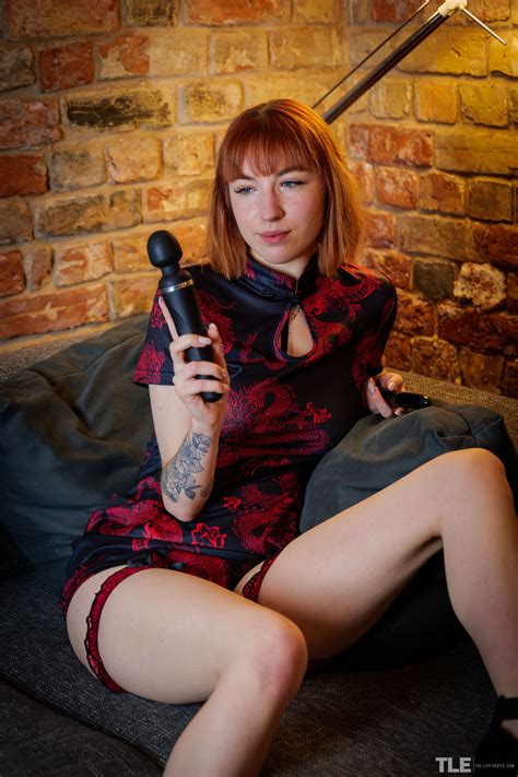 AMATEUR GIRL TheLifeErotic Hard Vibrations Lilly