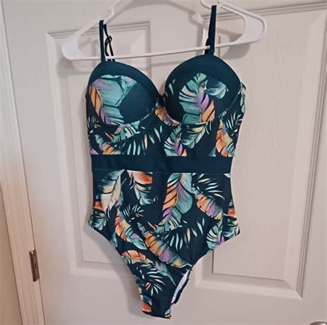 Cupshe Swim Cupshe Onepiece Green Tropical Print Pc Swimsuit Sz L Poshmark