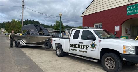 Five People Rescued On Willamette River By Benton County Marine Patrol