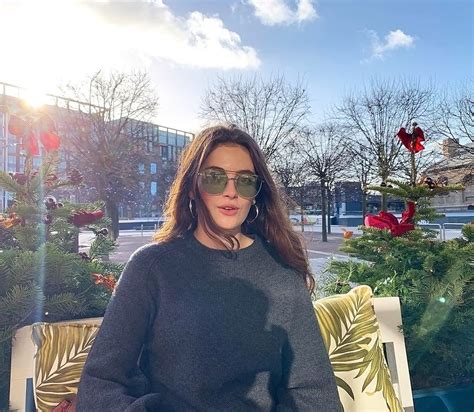 Millie Brady NUDE Pics And Topless Sex Scenes Compilation